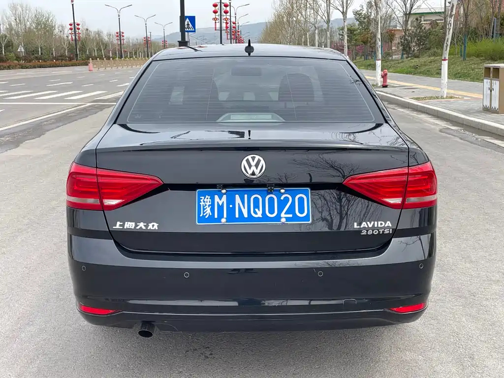 VOLKSWAGEN LAVIDA 2016