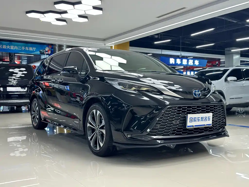 TOYOTA GRANVIA 2023