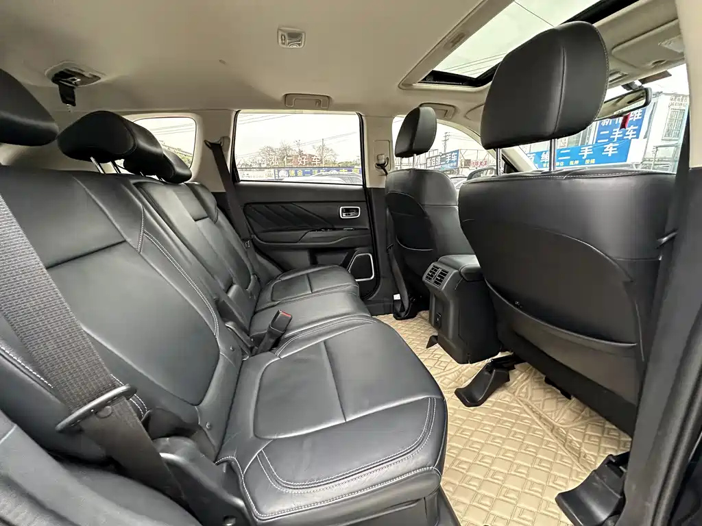 MITSUBISHI OUTLANDER 2020