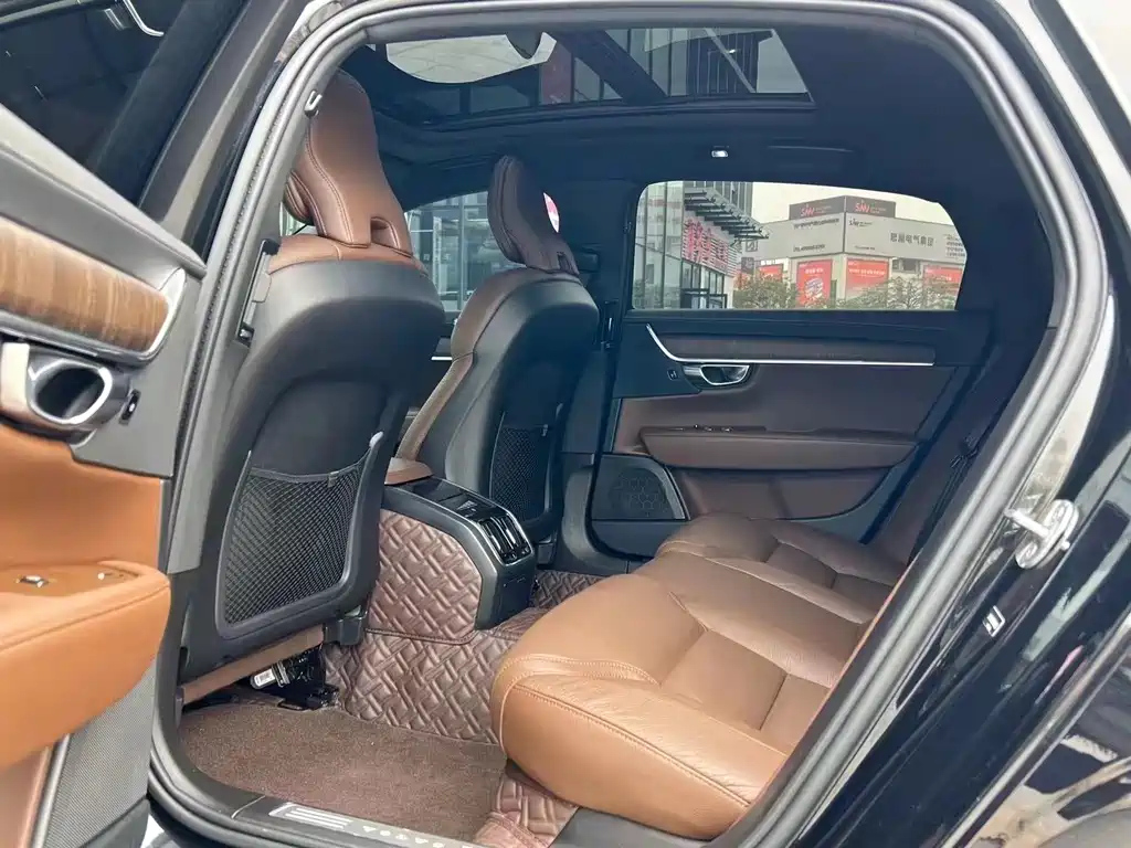 VOLVO S90 2021