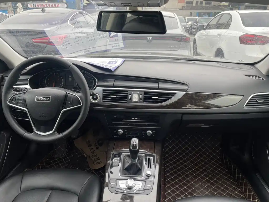 ZOTYE Z700 2016