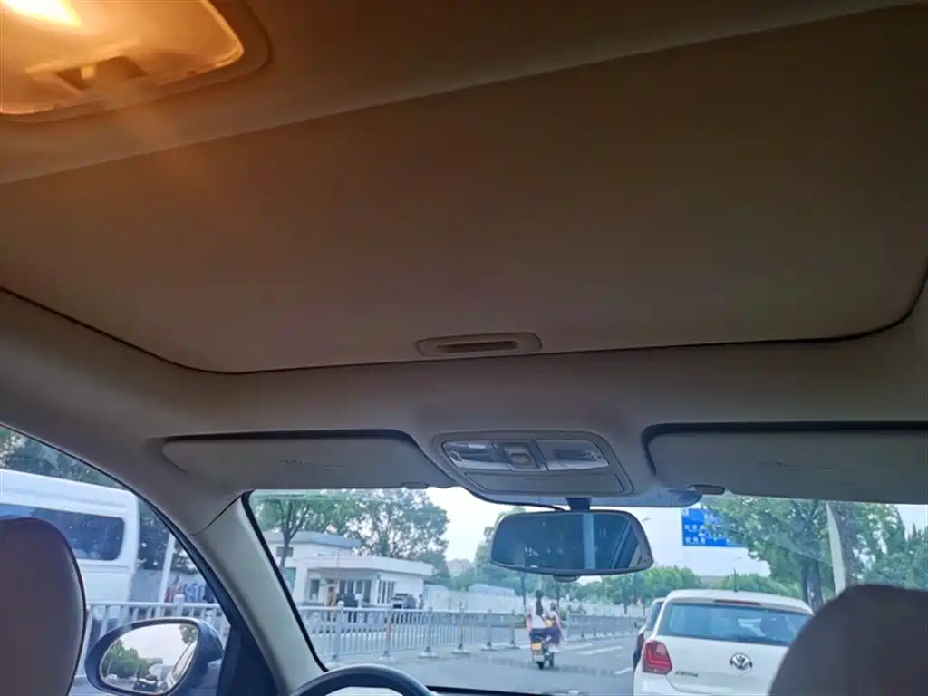 HYUNDAI CELESTA 2009