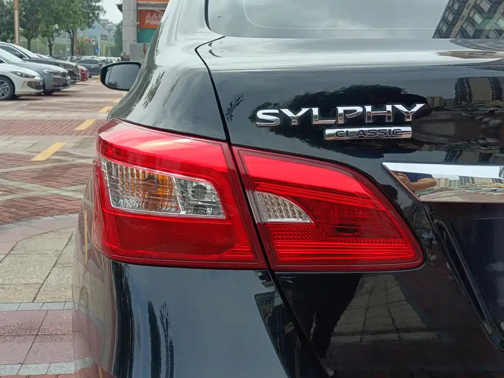 NISSAN SYLPHY 2022