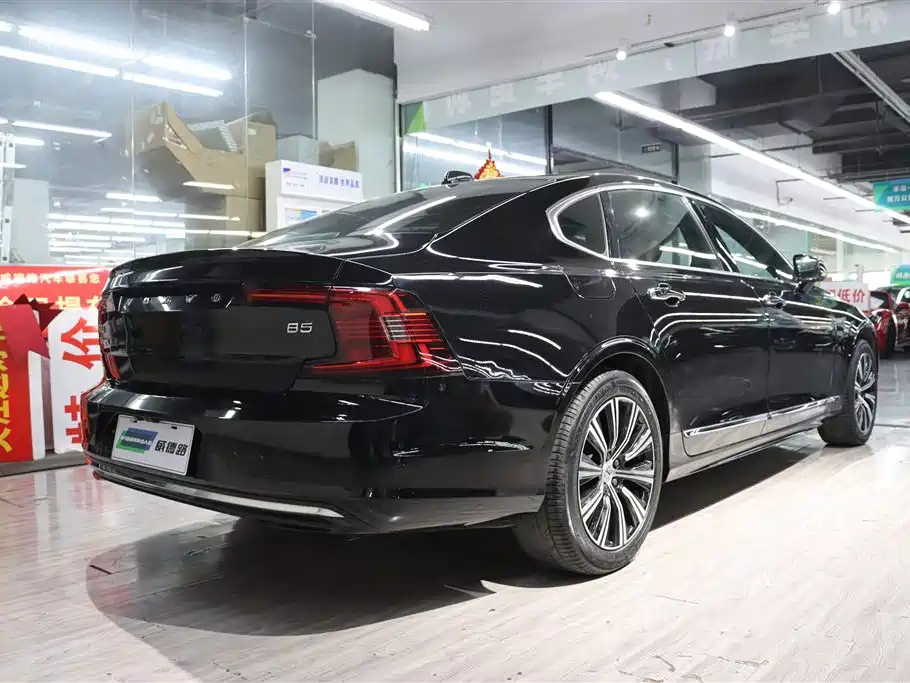 VOLVO S90 2021