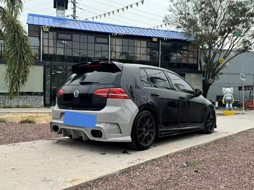 VOLKSWAGEN GOLF 2014