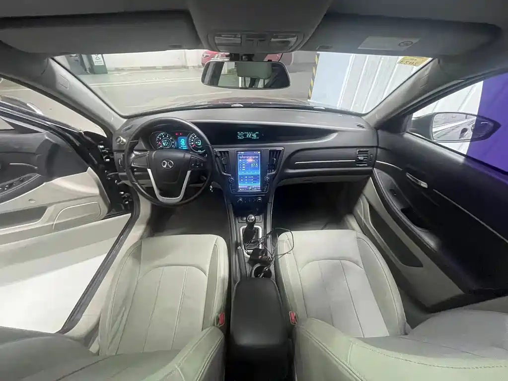 BAIC SENOVA D50 2015