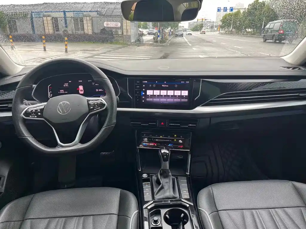 VOLKSWAGEN PASSAT 2022