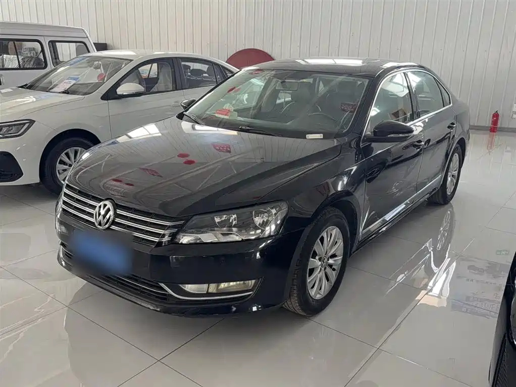 VOLKSWAGEN PASSAT 2014