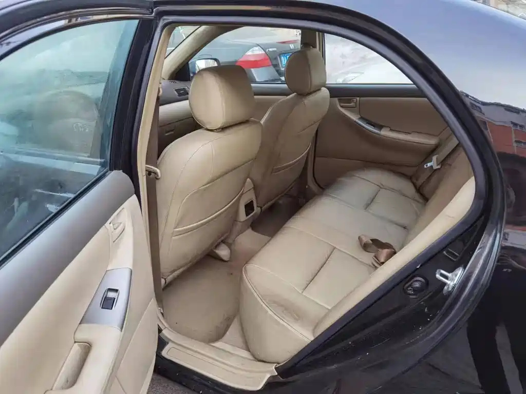 TOYOTA COROLLA 2010