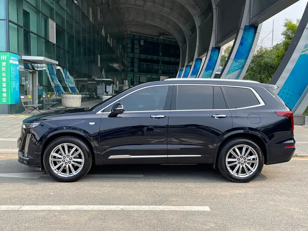 CADILLAC XT6 2021