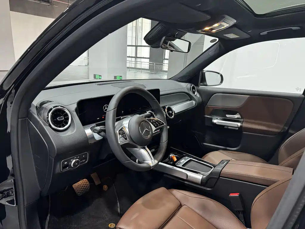 MERCEDES BENZ GLB 2024