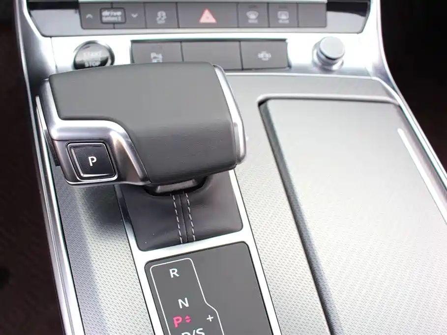 AUDI A7L 2023