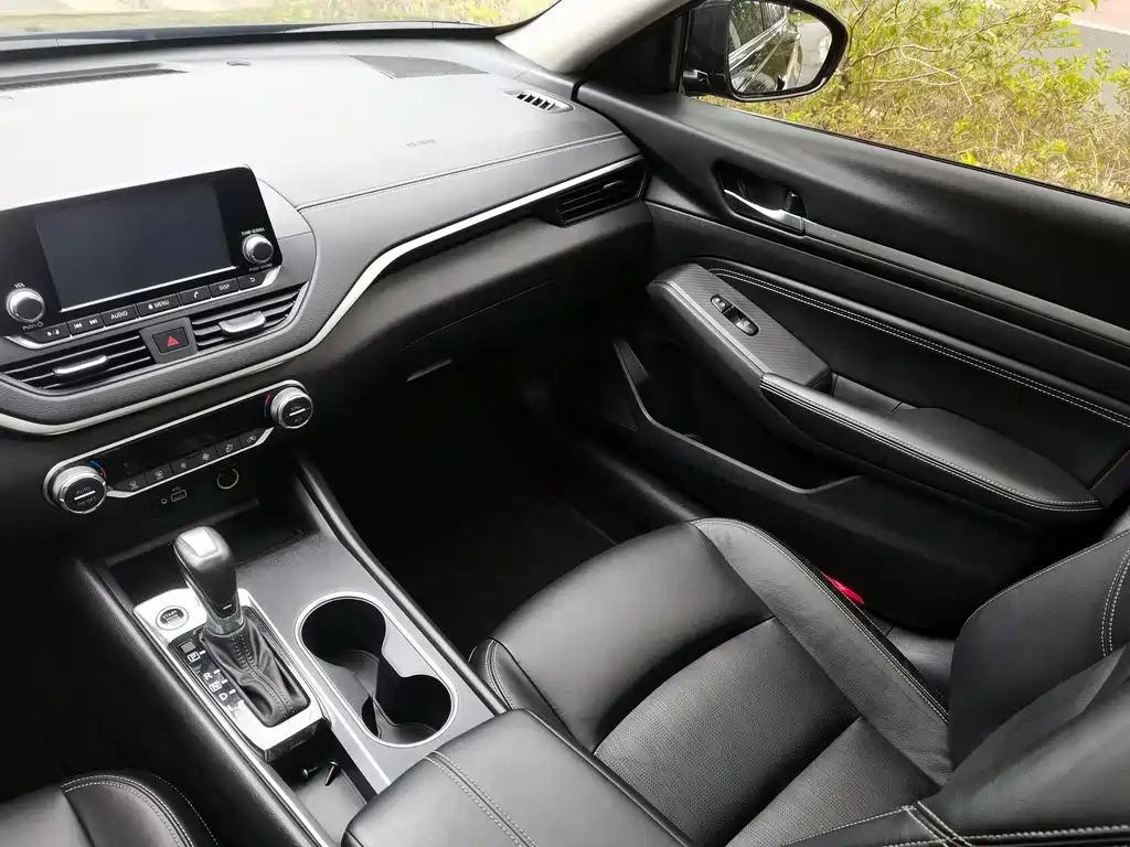 NISSAN TEANA 2019