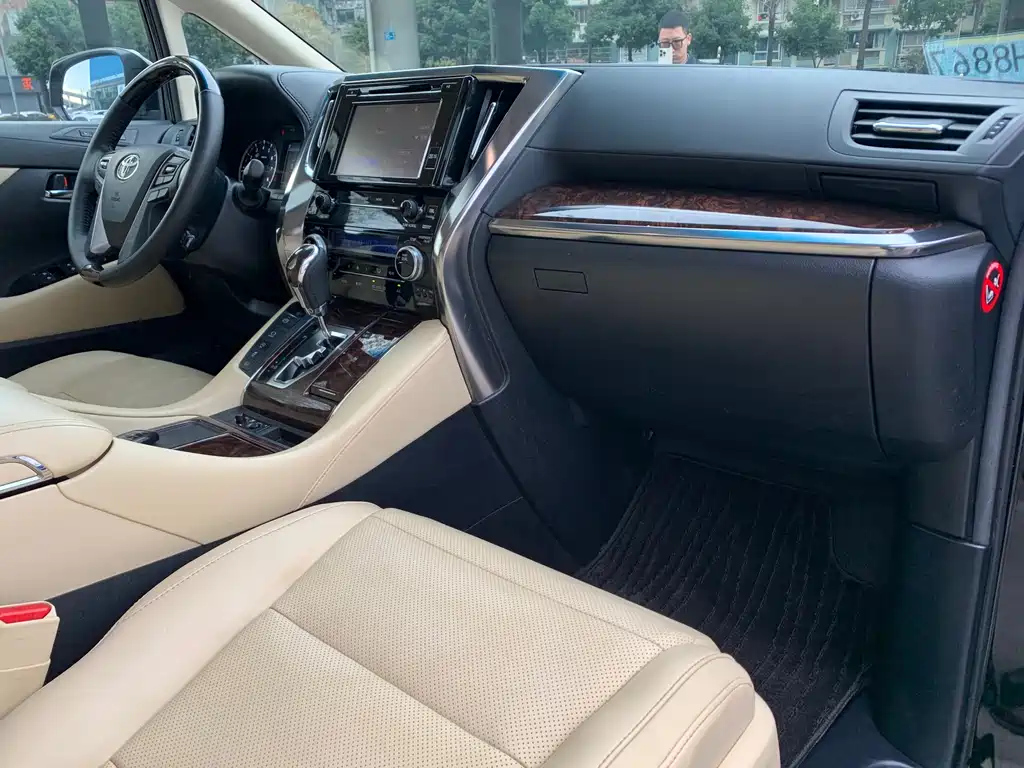 TOYOTA ALPHARD 2019