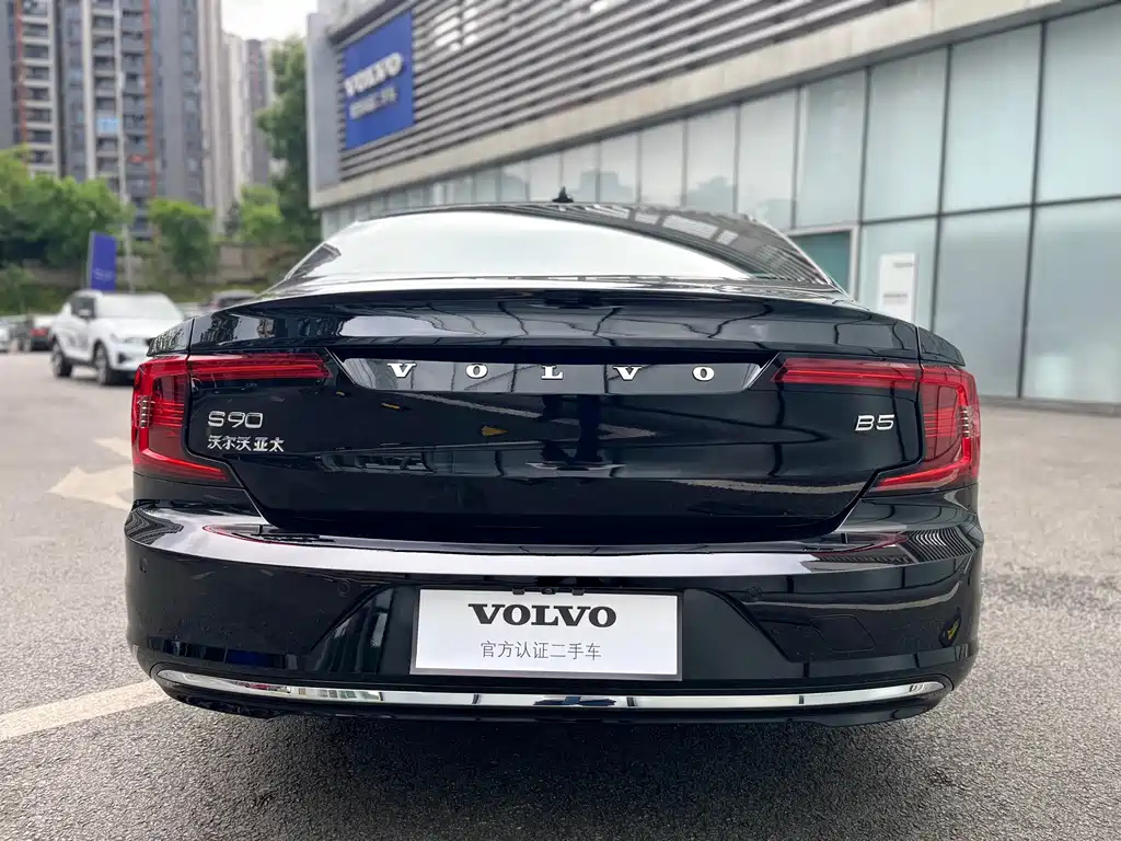 VOLVO S90 2022