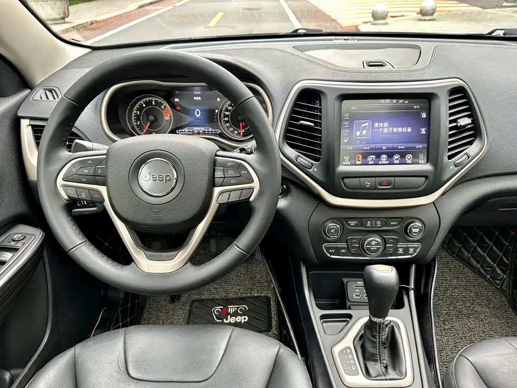 JEEP CHEROKEE 2018