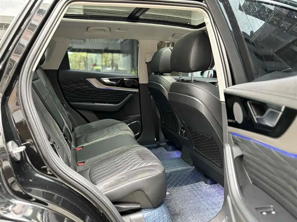 HONGQI HS5 2022