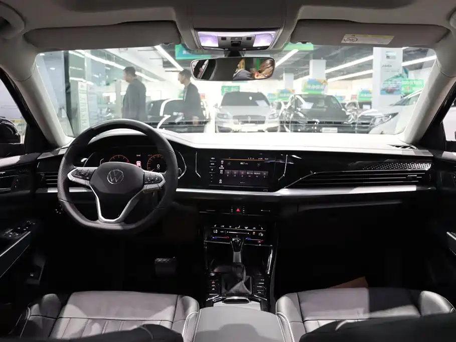 VOLKSWAGEN PASSAT 2022