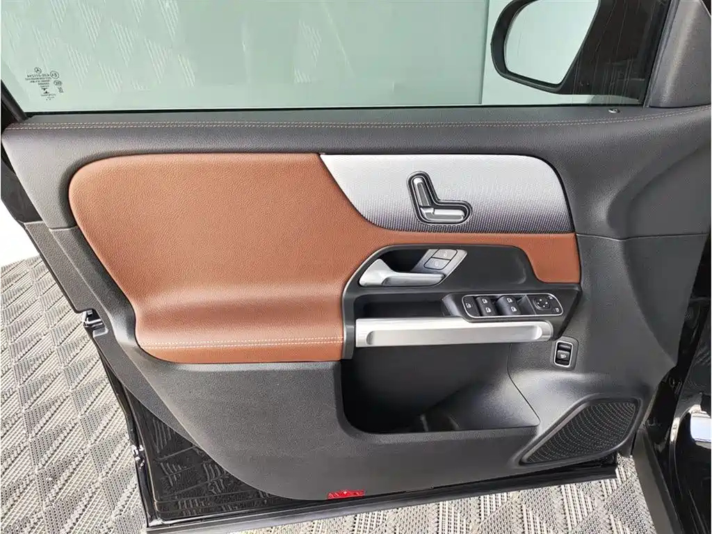 MERCEDES BENZ GLB 2021