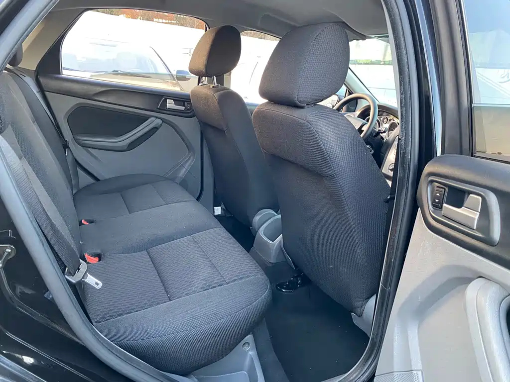 FORD FOCUS 2011