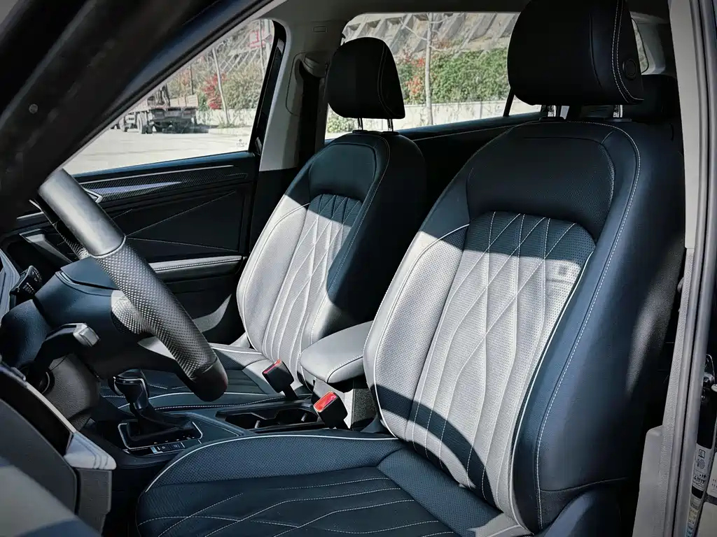 VOLKSWAGEN TIGUAN L 2023