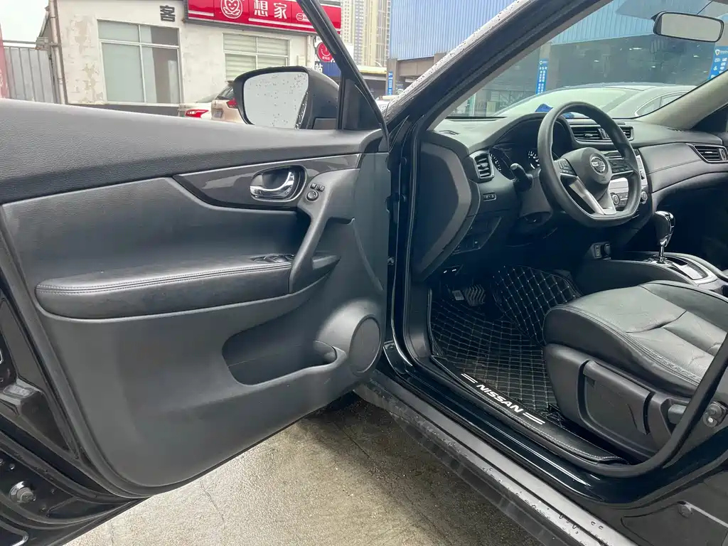 NISSAN X-TRAIL 2018