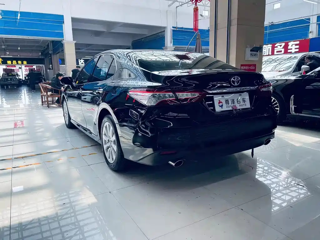 TOYOTA CAMRY 2020