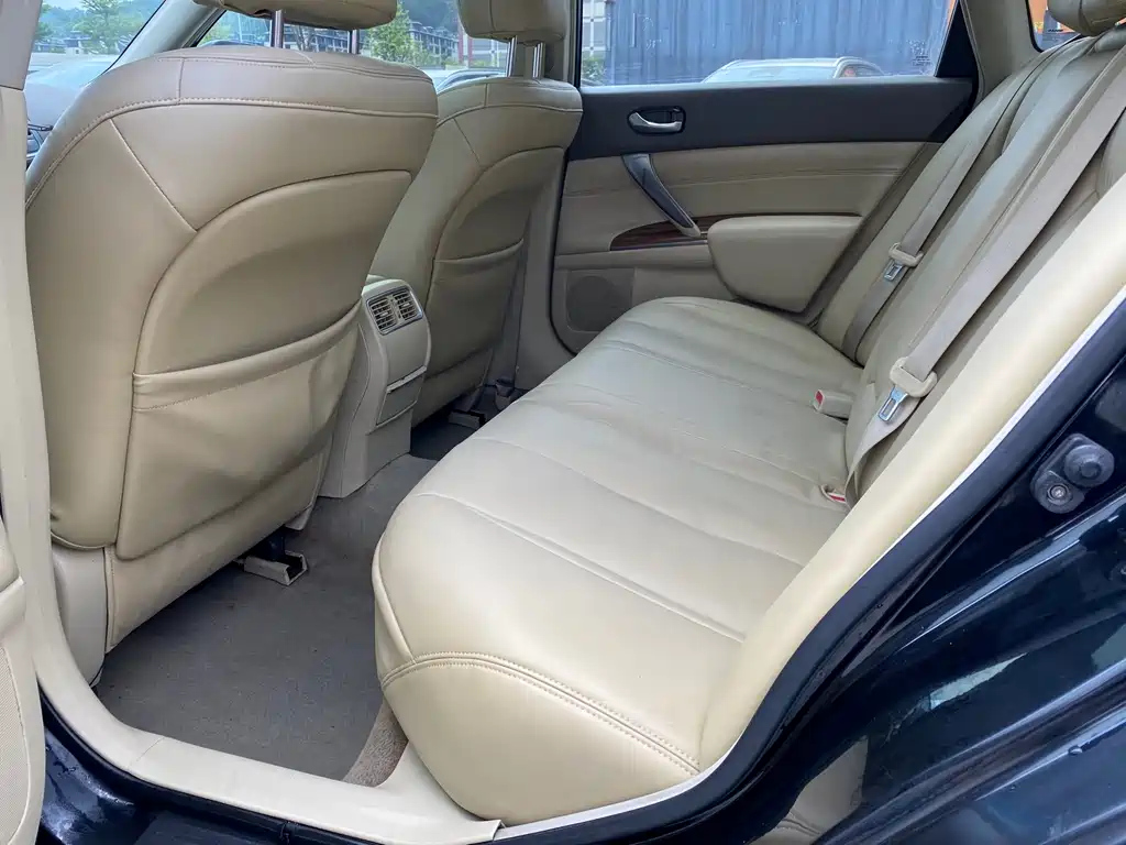 NISSAN TEANA 2011