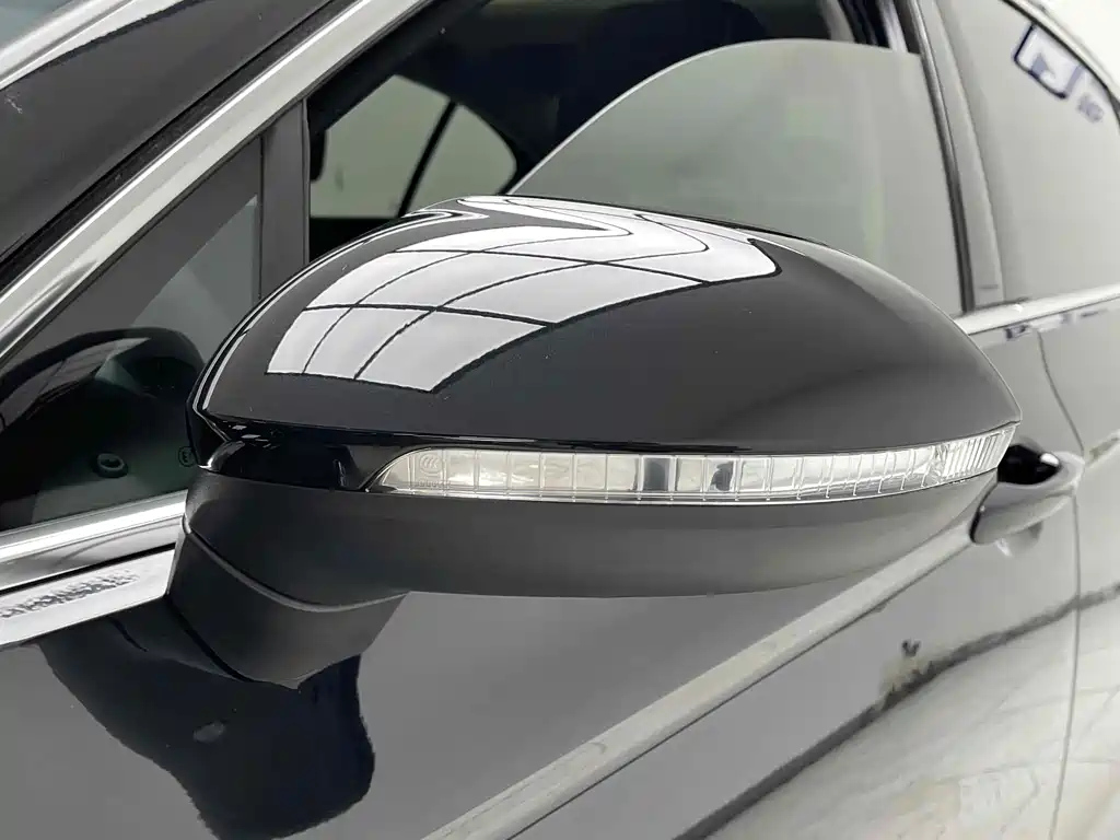 VOLKSWAGEN MAGOTAN 2022