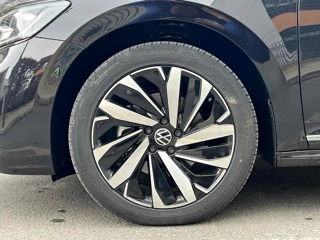 VOLKSWAGEN PASSAT 2022