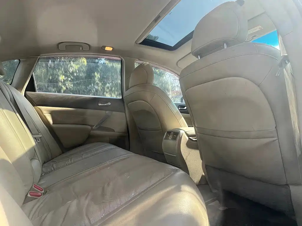NISSAN TEANA 2011
