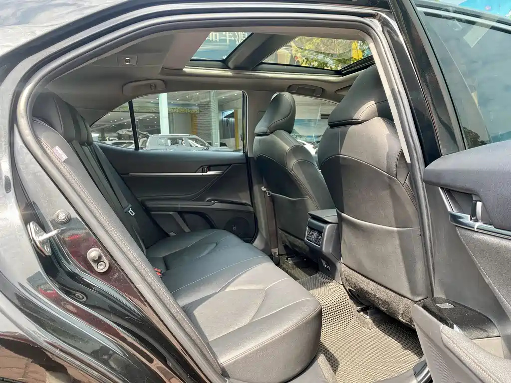 TOYOTA CAMRY 2021