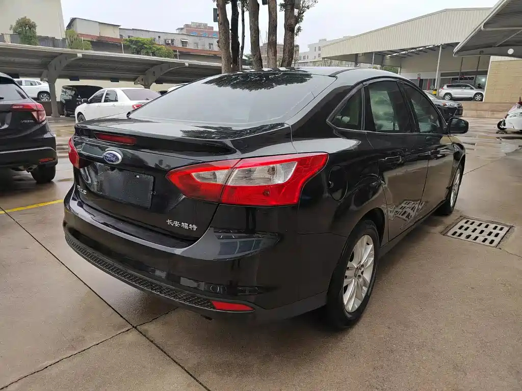 FORD FOCUS 2012