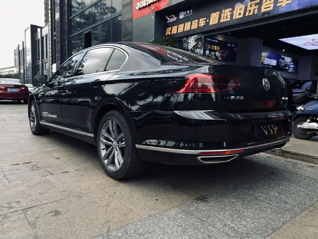 VOLKSWAGEN MAGOTAN 2020