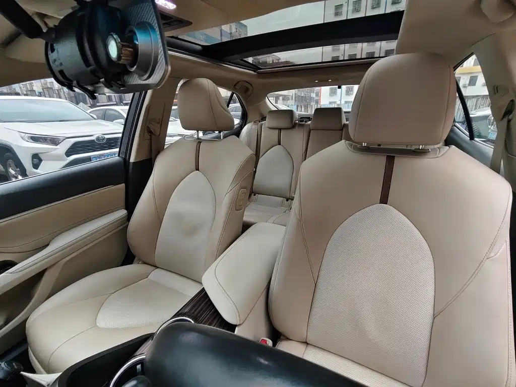 TOYOTA CAMRY 2020