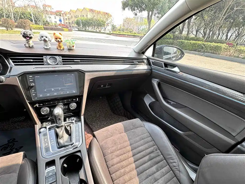 VOLKSWAGEN MAGOTAN 2018