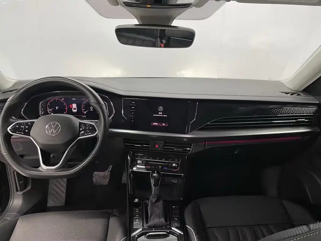 VOLKSWAGEN PASSAT 2022