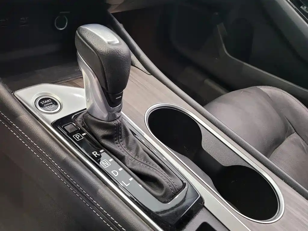 NISSAN TEANA 2021