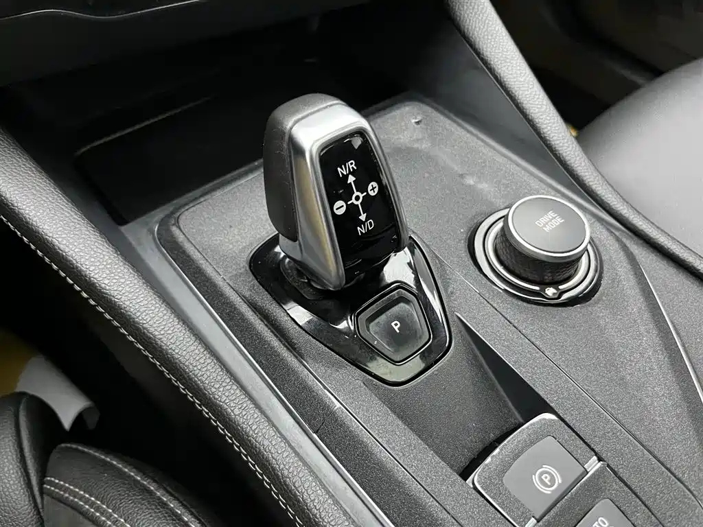 LYNK&CO 03 2021