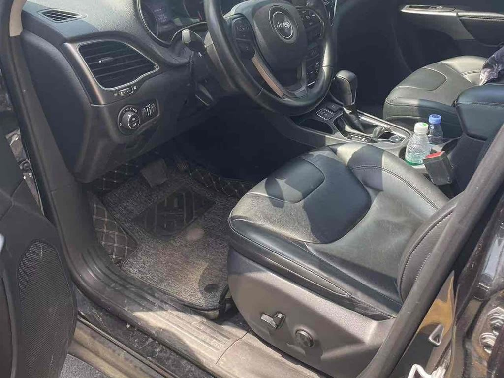 JEEP CHEROKEE 2020