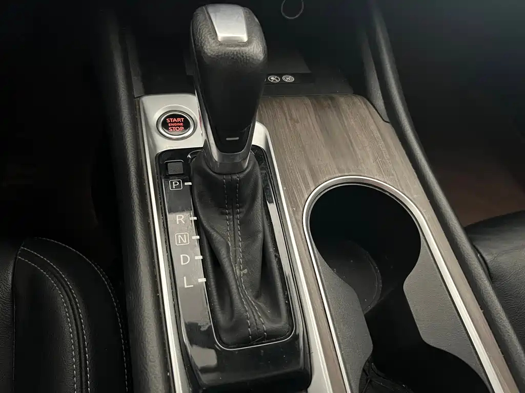 NISSAN TEANA 2021