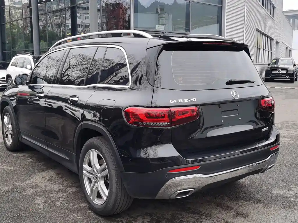 MERCEDES BENZ GLB 2022