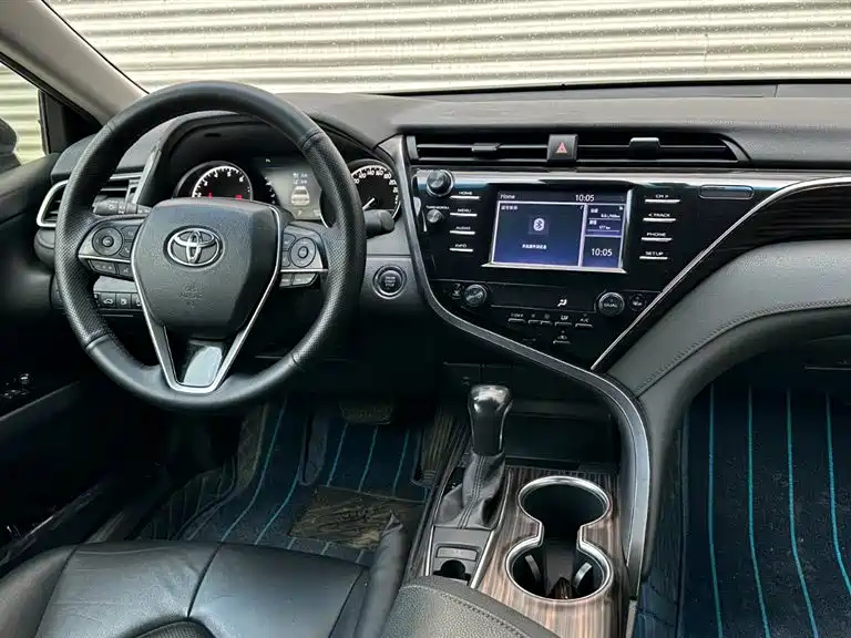TOYOTA CAMRY 2018