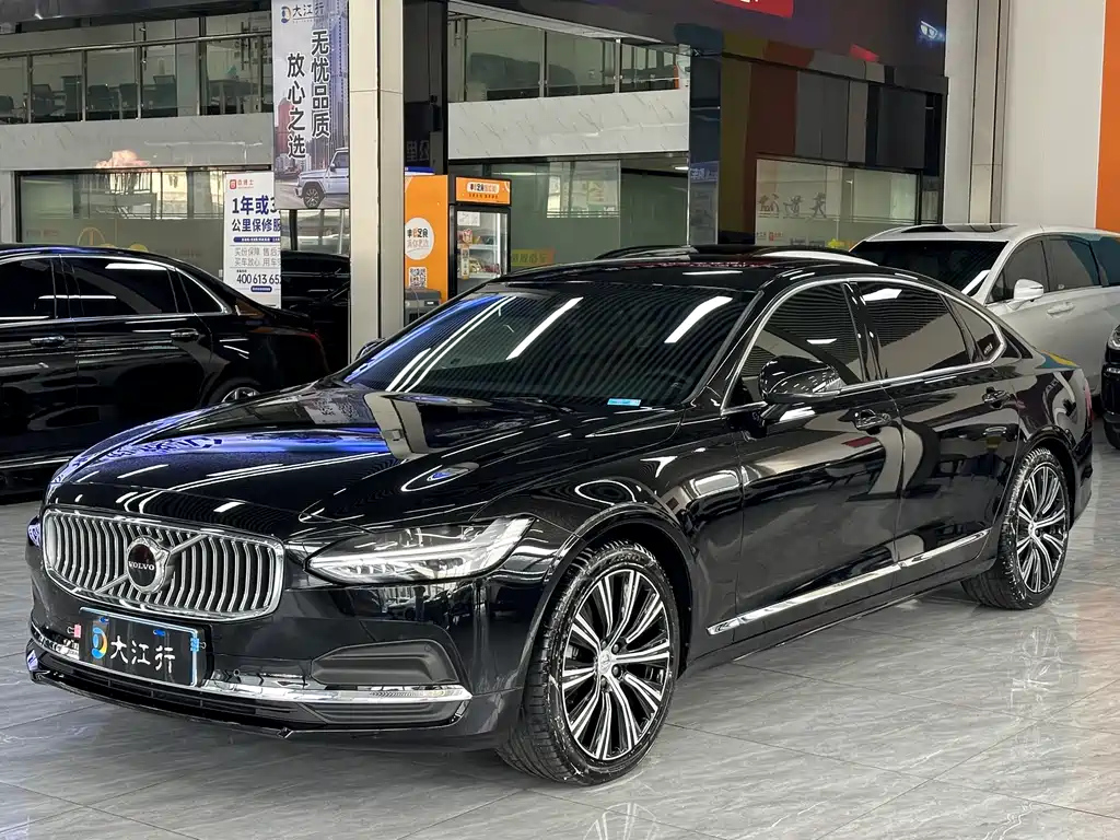 VOLVO S90 2023