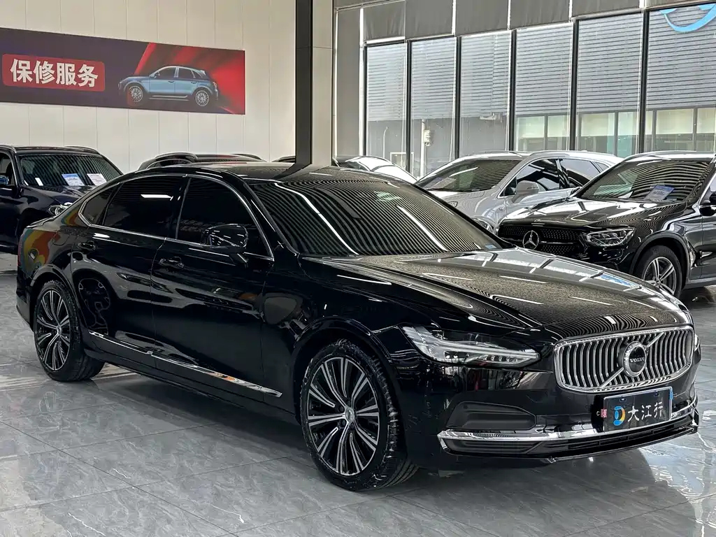 VOLVO S90 2023