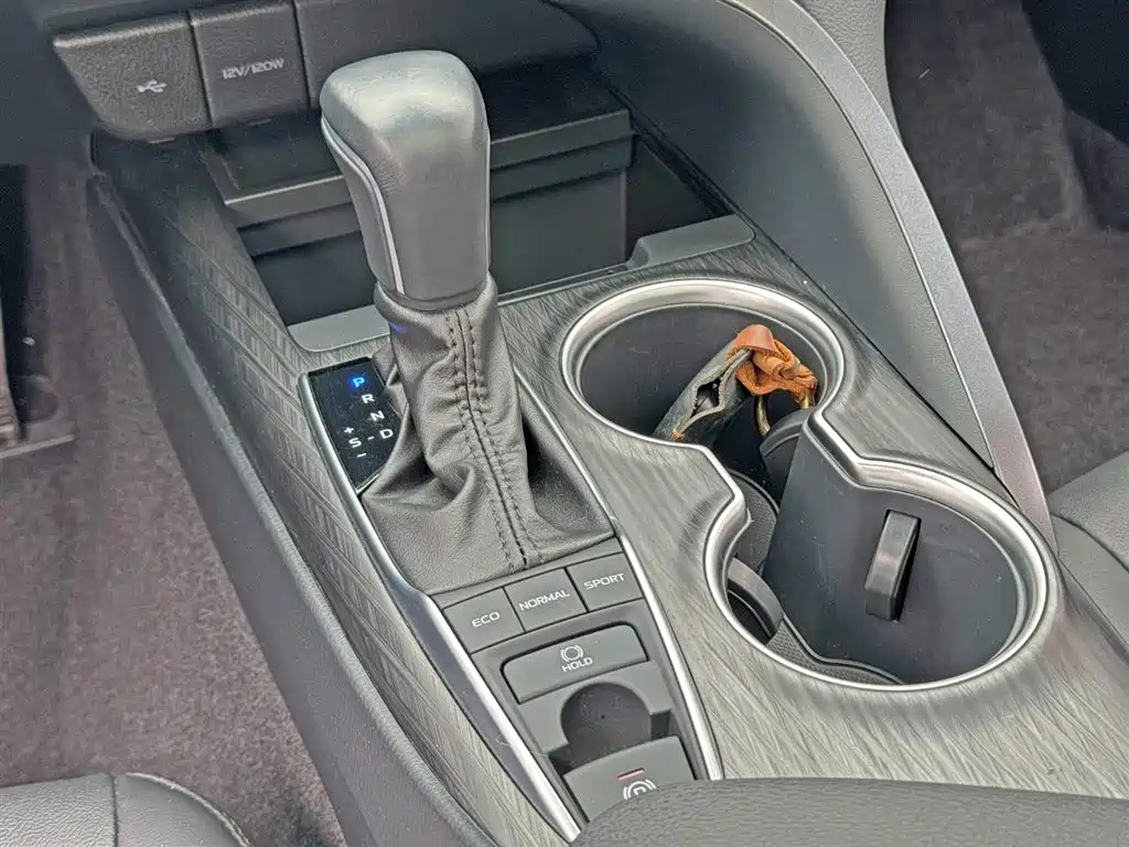 TOYOTA CAMRY 2022