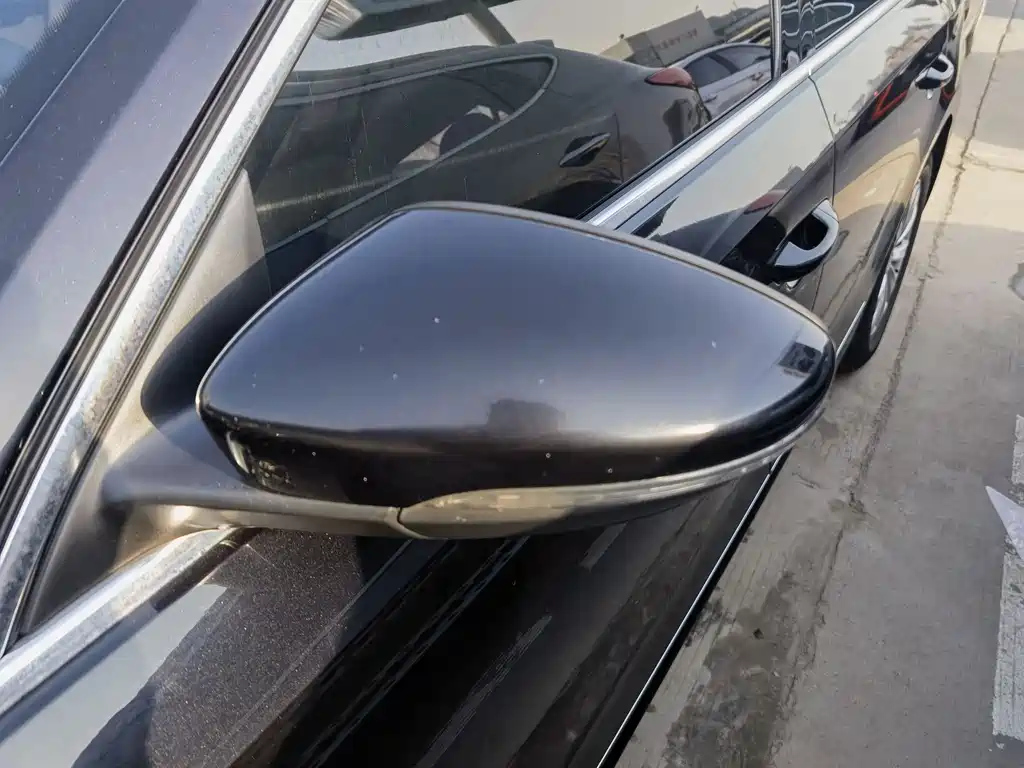VOLKSWAGEN PASSAT 2014