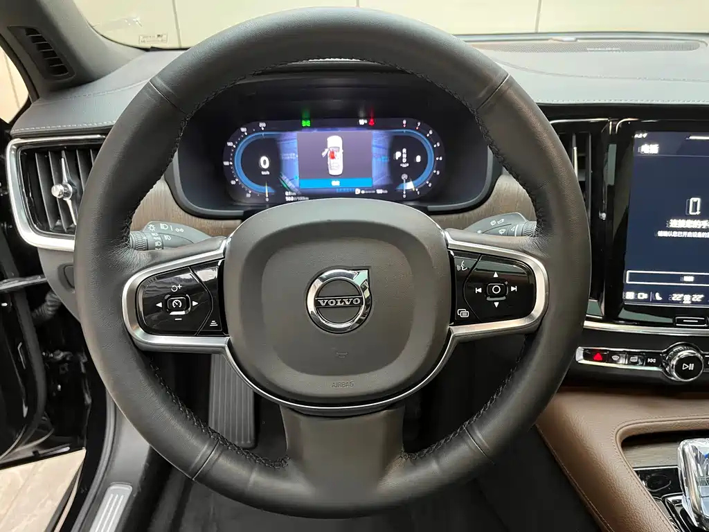 VOLVO S90 2022