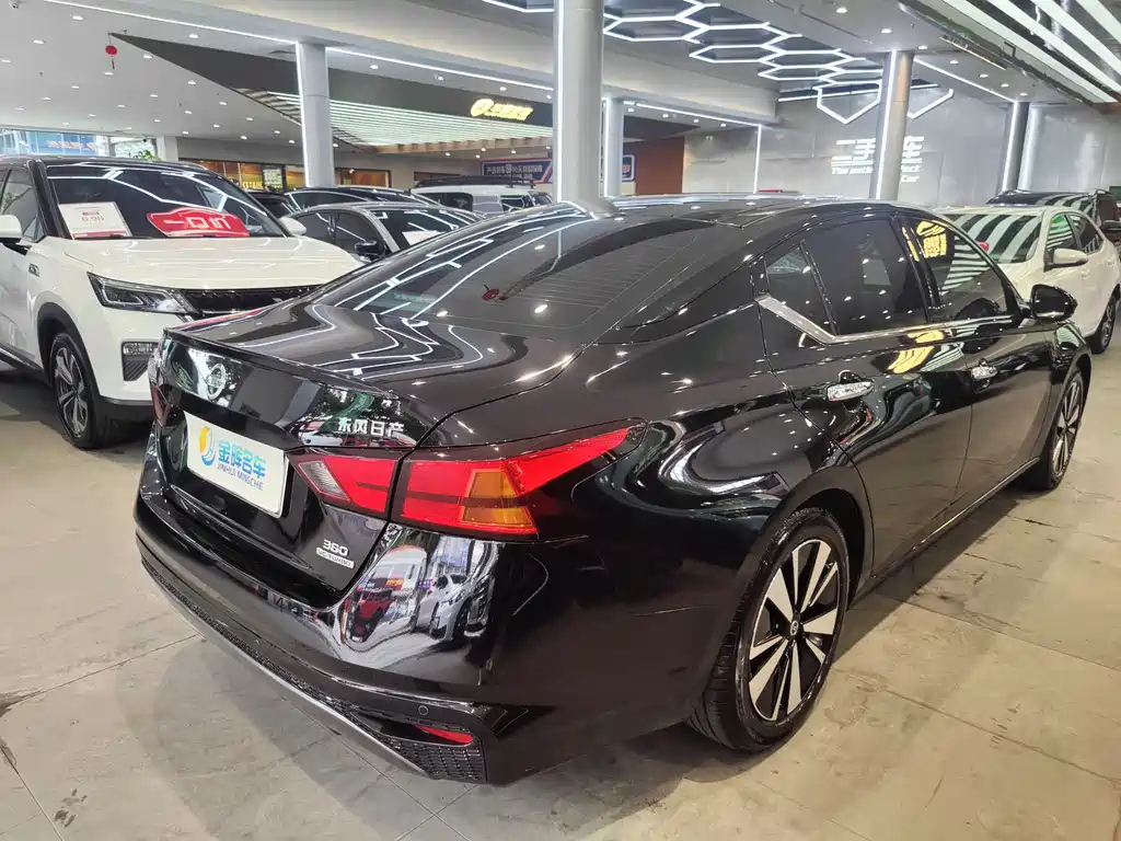 NISSAN TEANA 2022