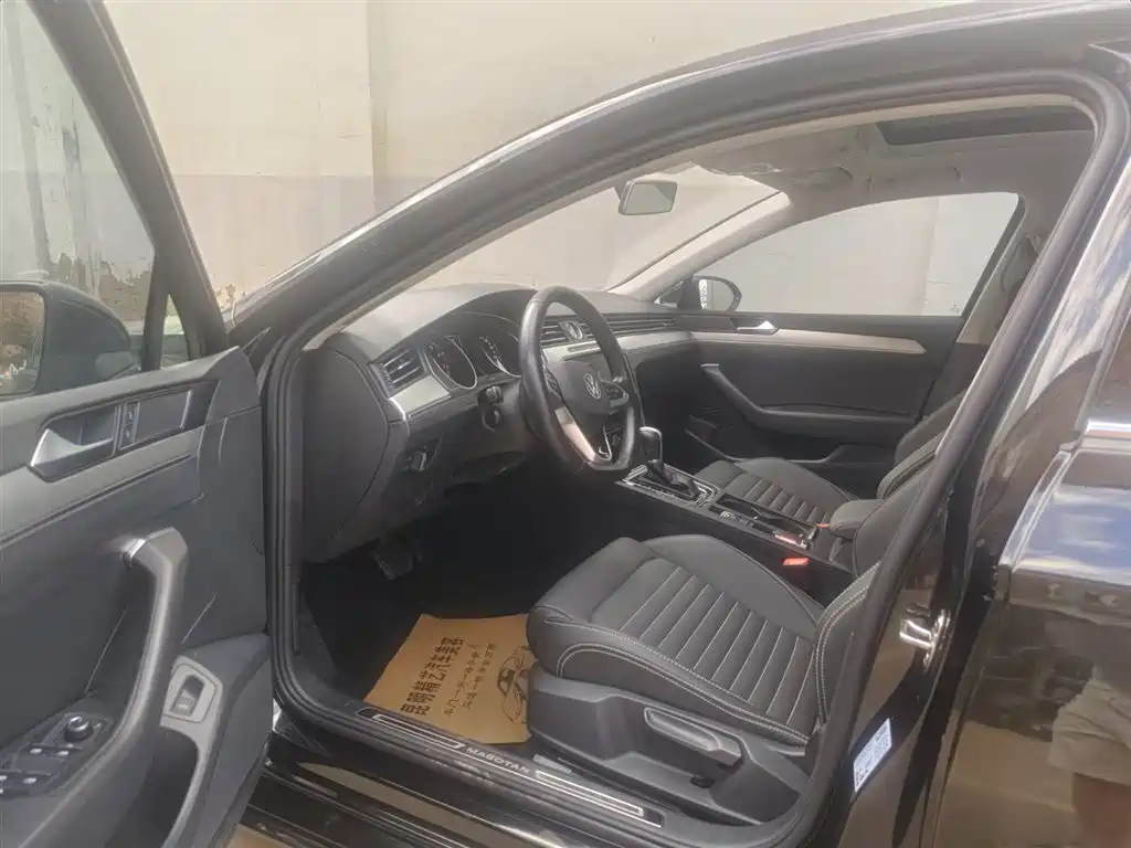 VOLKSWAGEN MAGOTAN 2021